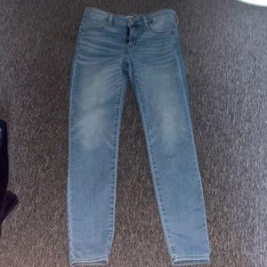 Light wash American Eagle jeans. Size eight. Super stretch Jeggings.